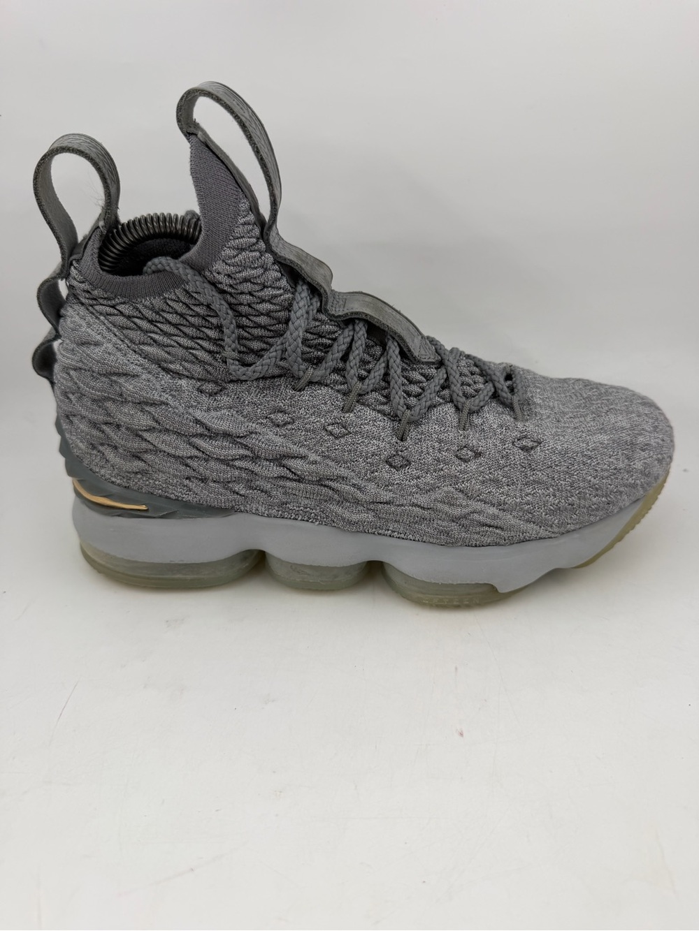 Nike LeBron 15 Boy’s “City Edition” - SZ 5.5Y- Wolf & Cool Grey Basketball Shoes